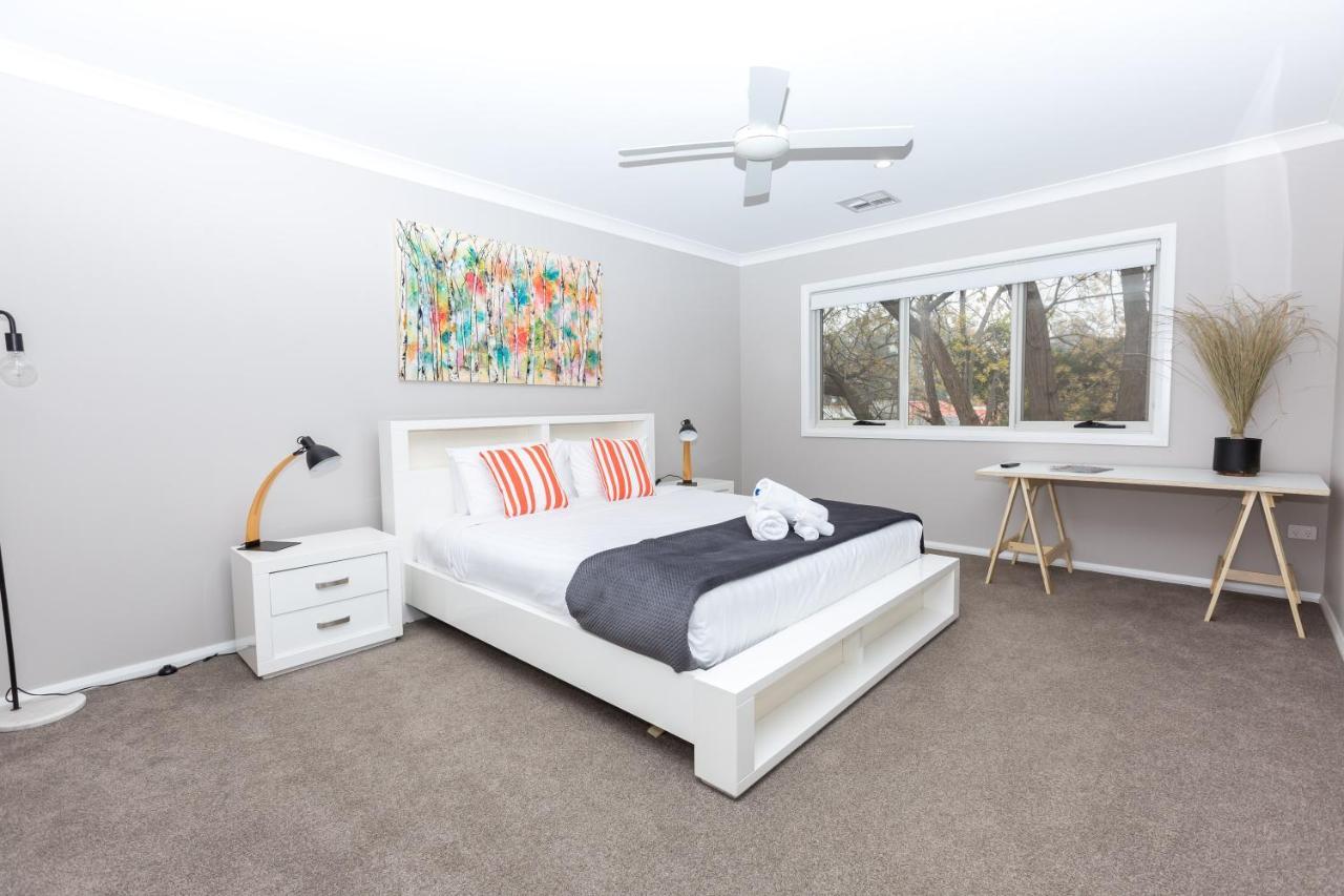 Best Central Wagga Townhouse ウォガウォガ エクステリア 写真