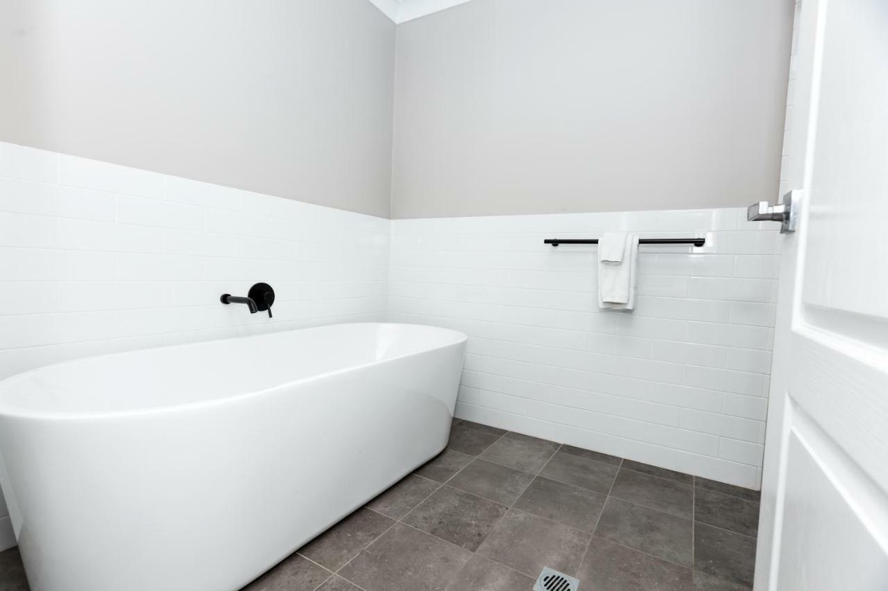Best Central Wagga Townhouse ウォガウォガ エクステリア 写真