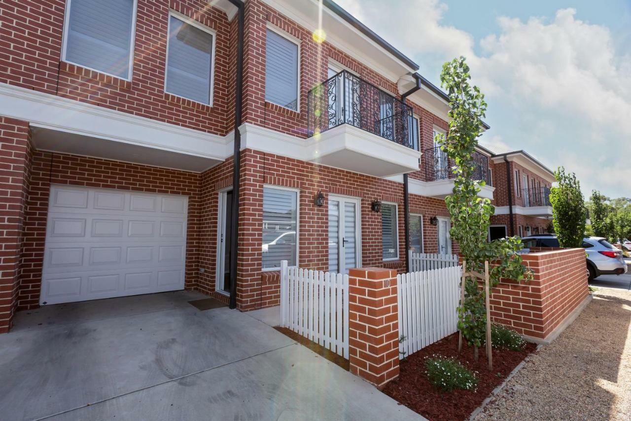 Best Central Wagga Townhouse ウォガウォガ エクステリア 写真